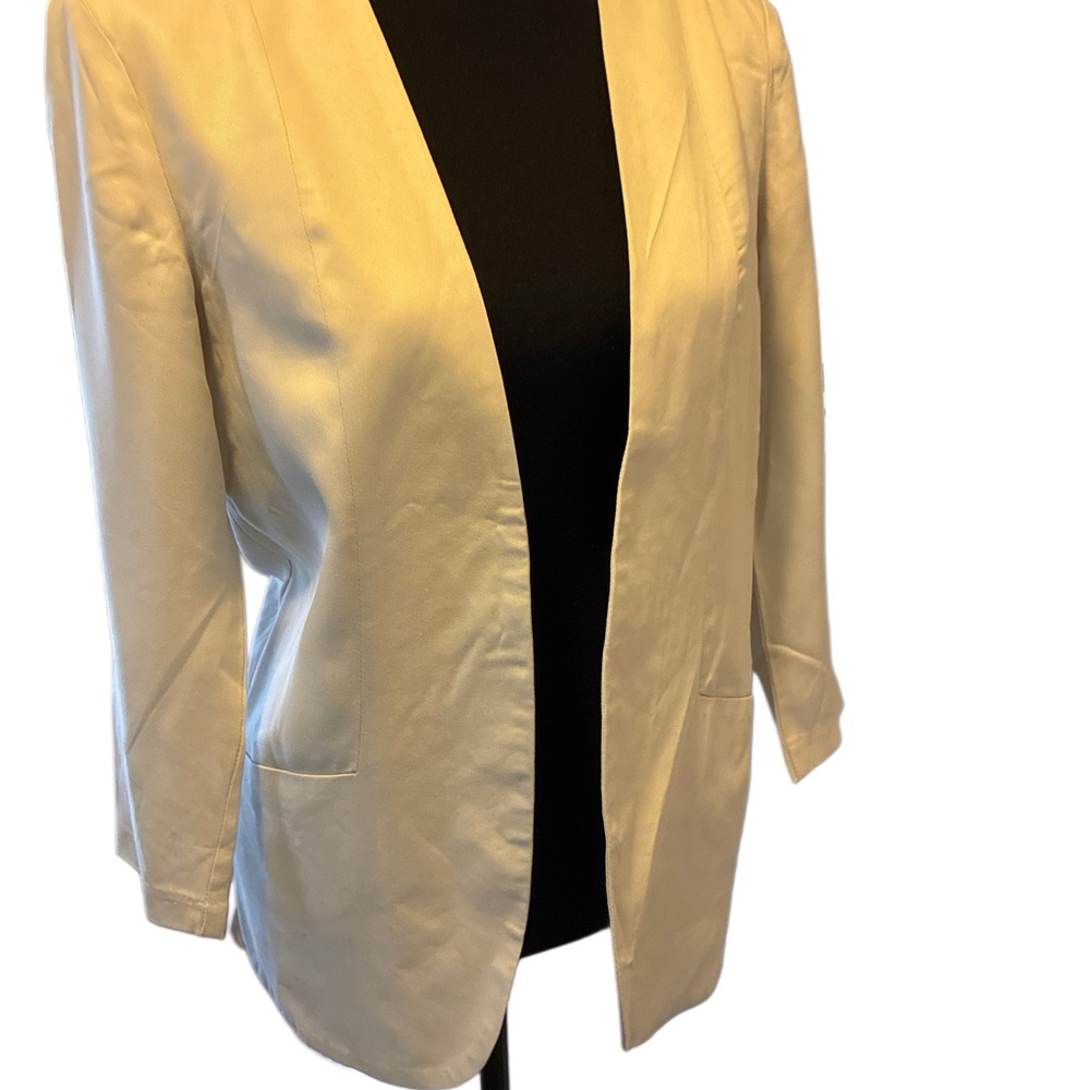 Harlowe & Graham Cream Blazer